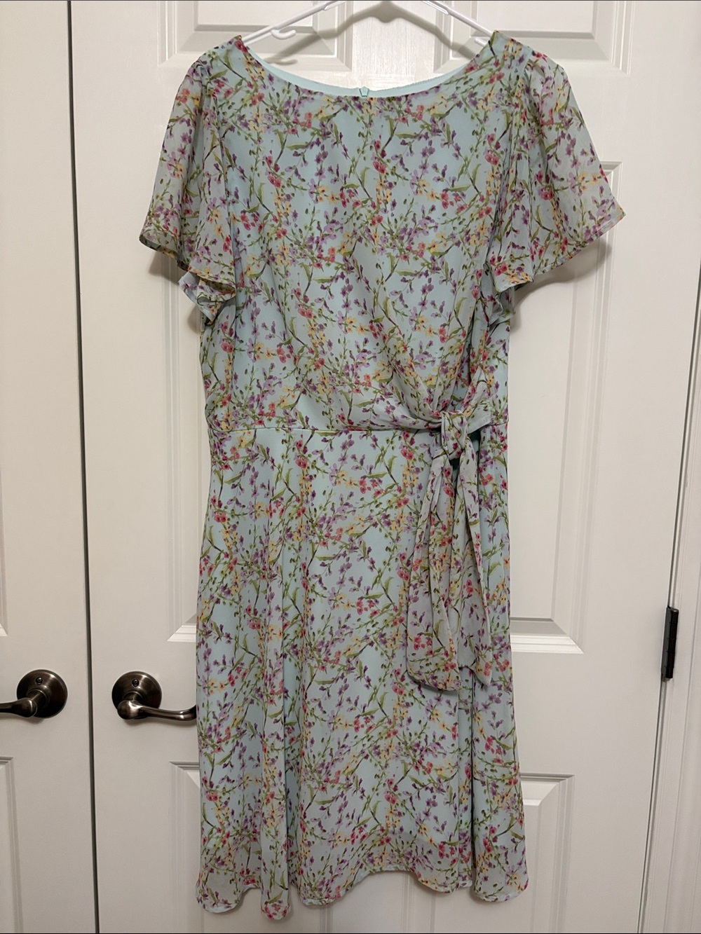 Nicole Miller size 12 Floral Tie-Waist Short Sleeve Dress in Light Blue